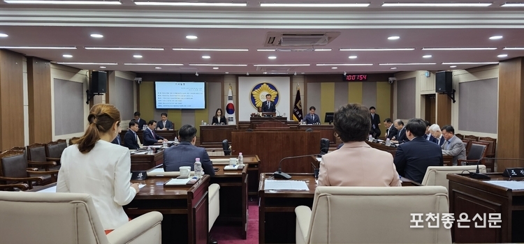 포천시의회 제171회 임시회 제2차 본회의가 의회 본회의장에서 열리고 있다. (사진=문석완 기자)