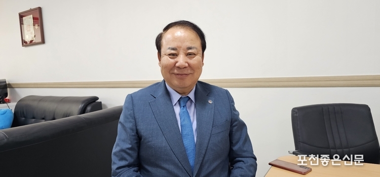 이철휘 민주당 국방안보특별위원장이 포천가평지역위원장 경선 참여 선언을 했다.