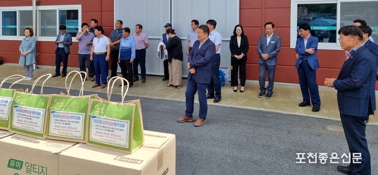 김광열 조합장은 포천농협의 눈부신 발전은 원로조합원들의 덕이라는 것을 잘 알고 있다며 감사한 마음을 전달했다.