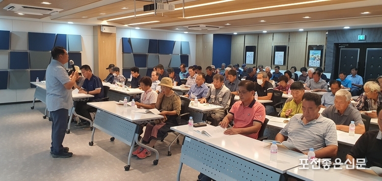 교재를 직접 편집한 유재흥 영농상담사가 직접 오전 9시, 오후 2시부터 총 2회로 나누어 교육을 진행했다. 