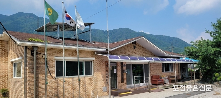 영북면 야미 1리 마을회관 전경.