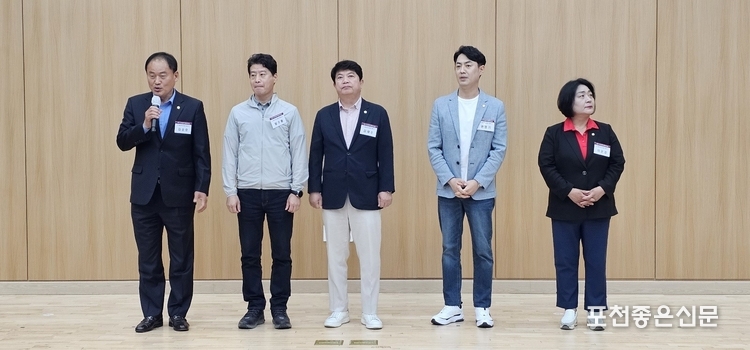 동두천시의회 의원들. (왼쪽부터 김승호 의장, 황주룡 부의장, 김재수 의원, 권영기 의원, 이은경 의원)