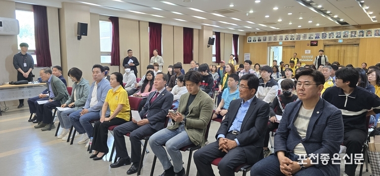 태사모 장학금 전달식에는 100여 명의 내외 귀빈들이 참석해 수상자들을 축하해 주었다.