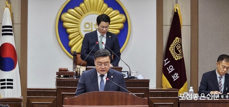 부의장에 재임된 연제창 의원.