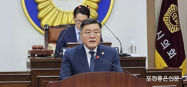 연제창 의원이 시정 질문을 하고 있다. 