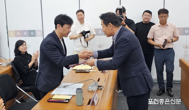 박철 이사(포천시브릿지협회 회장).